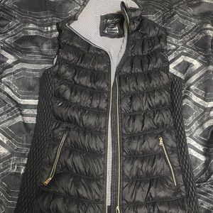 Women's Calvin Klein light zip up vest